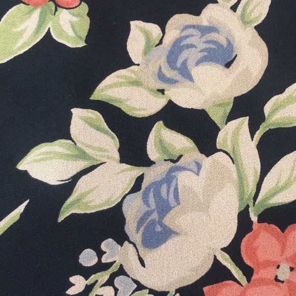 JONES NEW YORK Silk Buttery Soft Fall/Winter Floral Design W Collar & Cap Sleeve - Picture 12 of 15